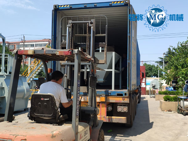 秘魯干粉砂漿生產(chǎn)線裝車現(xiàn)場(chǎng)圖 秘魯干粉砂漿生產(chǎn)線裝車現(xiàn)場(chǎng)圖